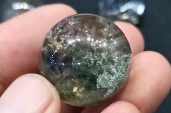 幽灵水晶的功效与作用