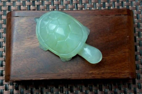 为什么岫玉越戴越没光泽